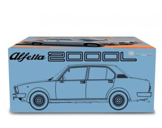 Alfa Romeo Alfetta 2.0 L 1978 Grigio Chiaro Met. Laudoracing 1:18 Resinemodell (Türen, Motorhaube... nicht zu öffnen!)